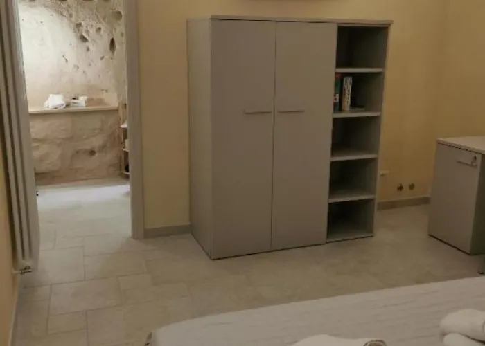 Radici Cave & 3* Matera